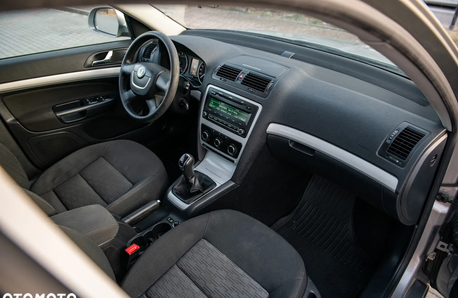 Skoda Octavia cena 23900 przebieg: 173000, rok produkcji 2012 z Sochaczew małe 326